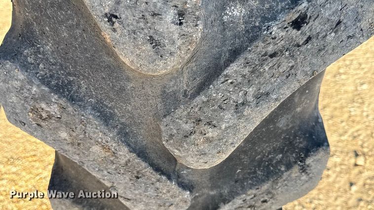 image for item EC4473 2015 RoGator RG1300B spreader