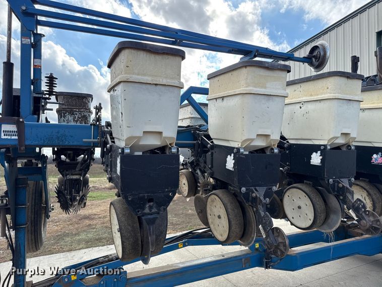 image for item EC4485 Kinze 3600 split row planter
