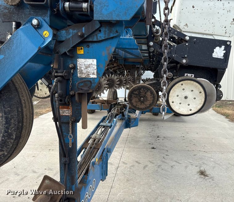image for item EC4485 Kinze 3600 split row planter