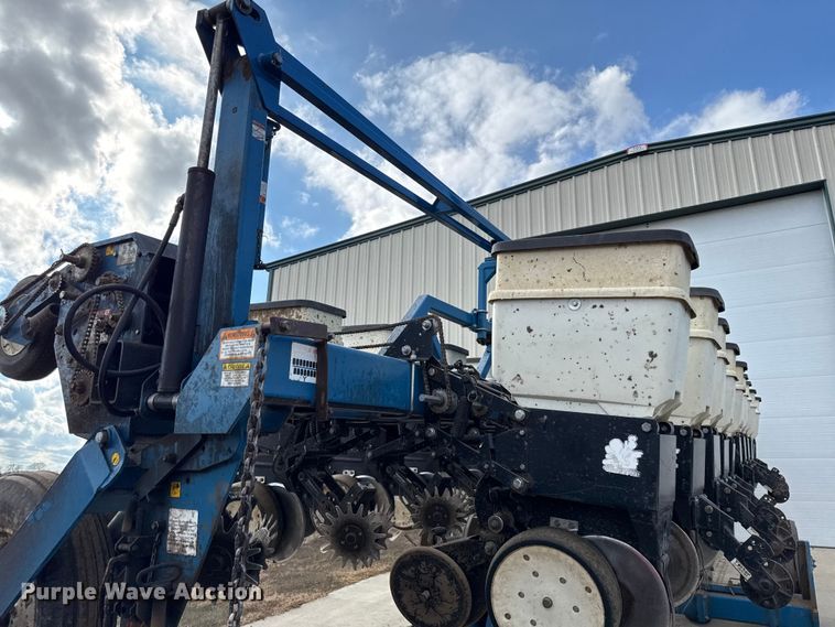 image for item EC4485 Kinze 3600 split row planter