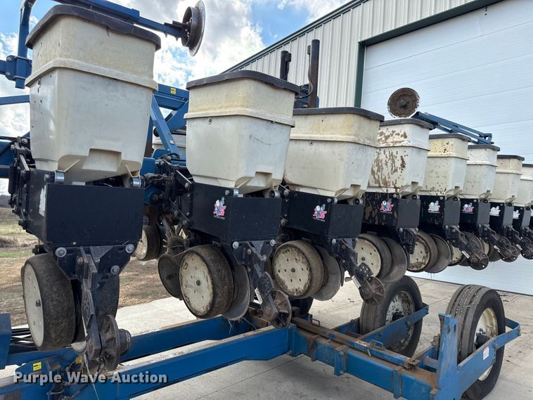 image for item EC4485 Kinze 3600 split row planter