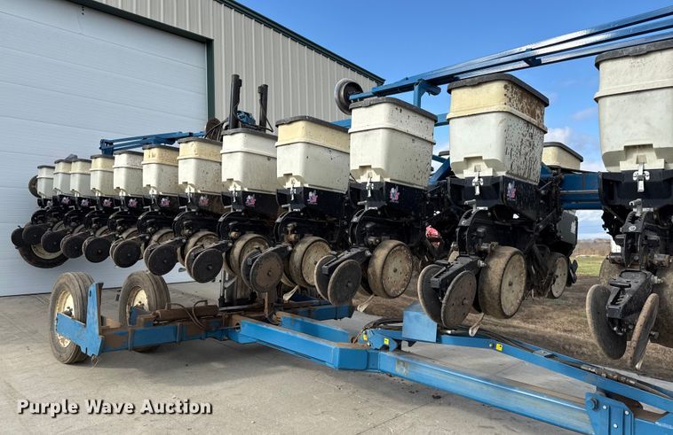 image for item EC4485 Kinze 3600 split row planter