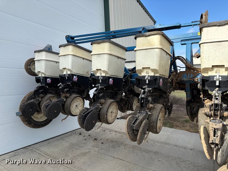image for item EC4485 Kinze 3600 split row planter