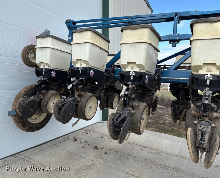 image for item EC4485 Kinze 3600 split row planter