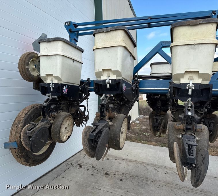 image for item EC4485 Kinze 3600 split row planter