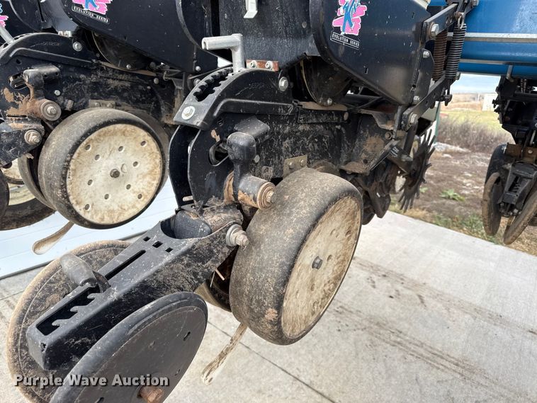image for item EC4485 Kinze 3600 split row planter