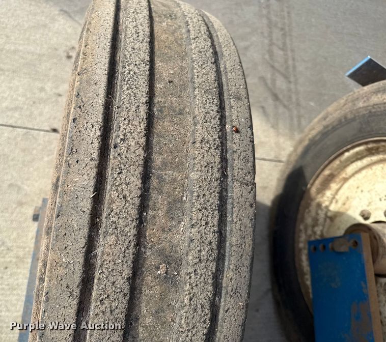 image for item EC4485 Kinze 3600 split row planter