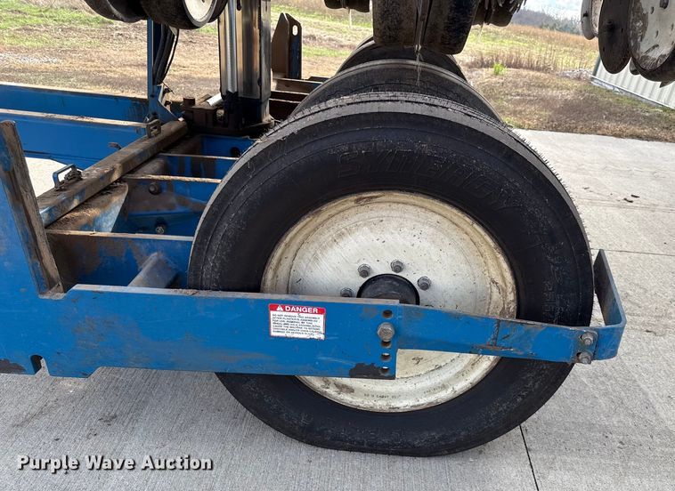 image for item EC4485 Kinze 3600 split row planter