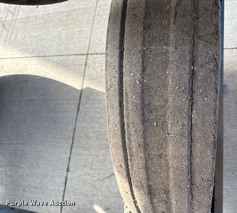 image for item EC4485 Kinze 3600 split row planter