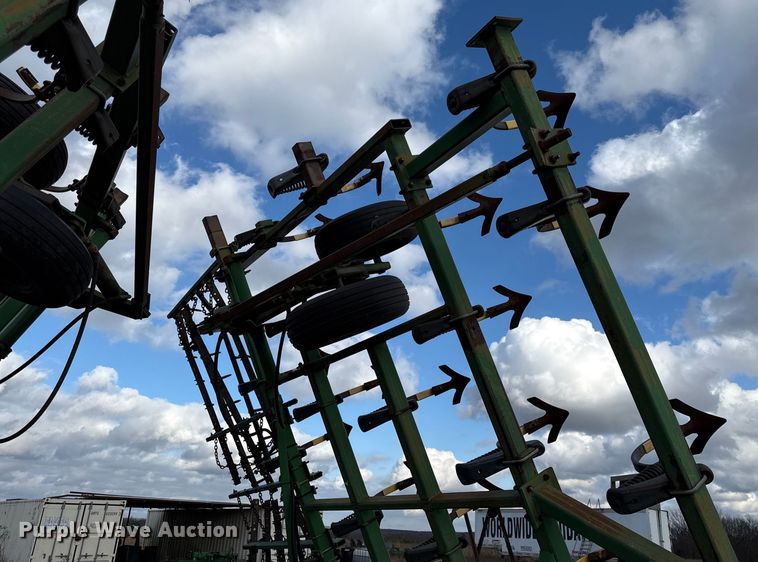 image for item EC4486 John Deere field cultivator