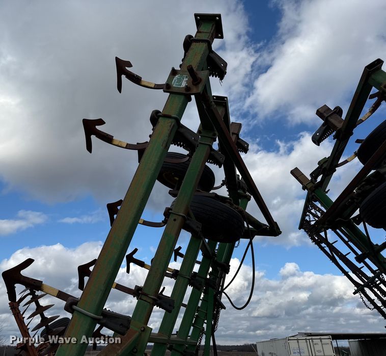 image for item EC4486 John Deere field cultivator