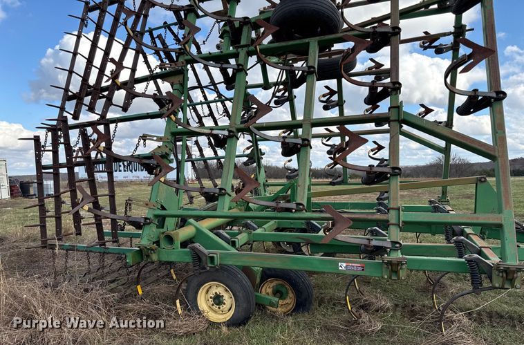 image for item EC4486 John Deere field cultivator