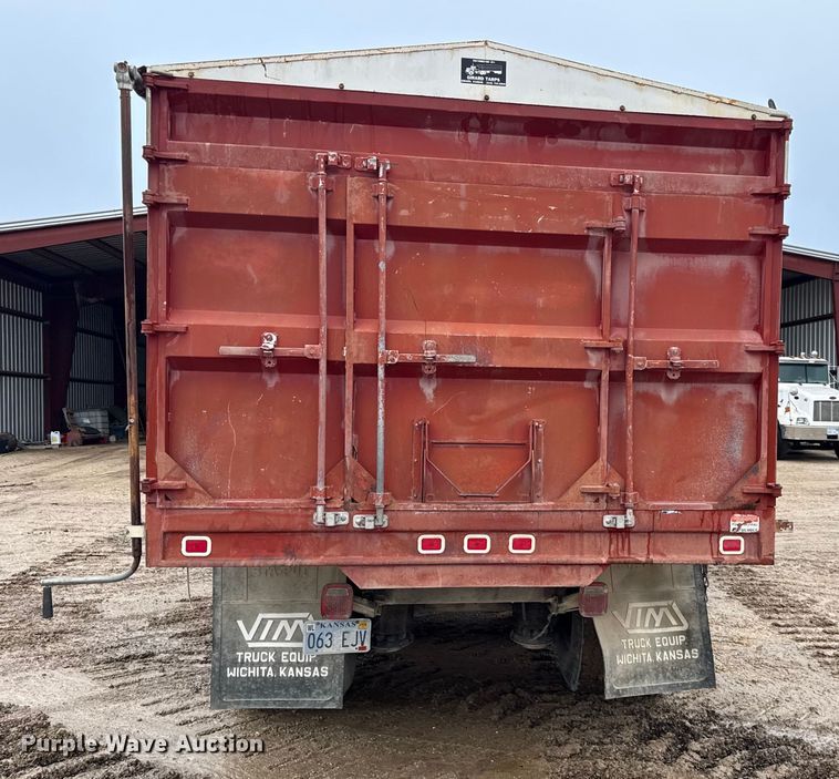 image for item EC4488 1985 GMC C7000 grain truck