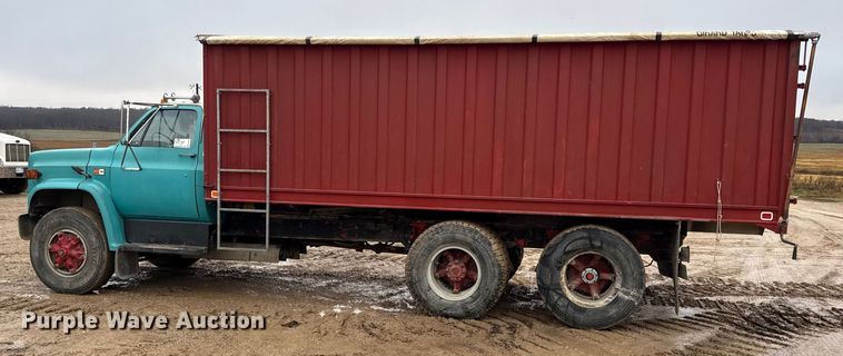 image for item EC4488 1985 GMC C7000 grain truck