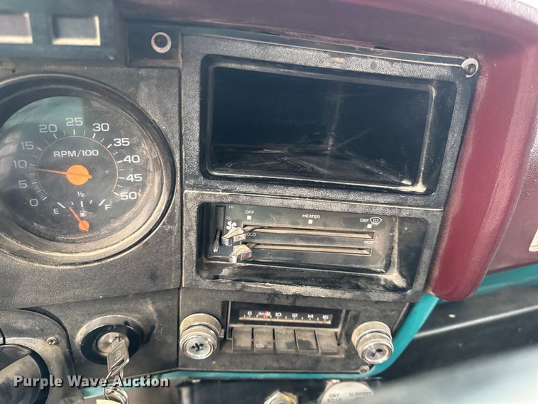 image for item EC4488 1985 GMC C7000 grain truck