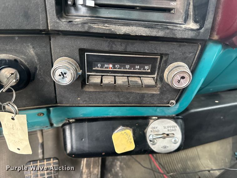 image for item EC4488 1985 GMC C7000 grain truck