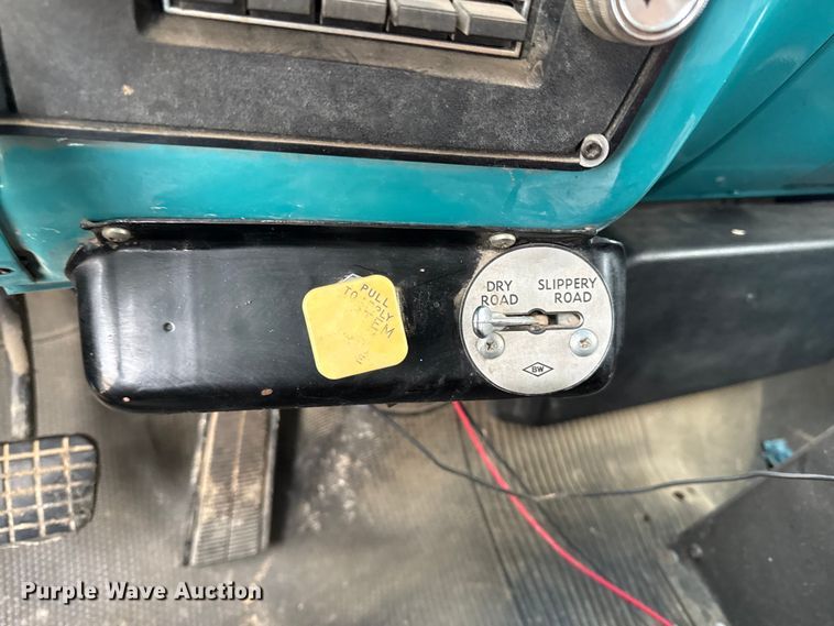 image for item EC4488 1985 GMC C7000 grain truck