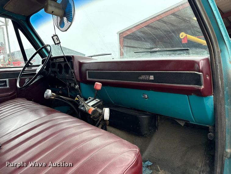 image for item EC4488 1985 GMC C7000 grain truck