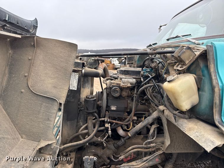 image for item EC4488 1985 GMC C7000 grain truck