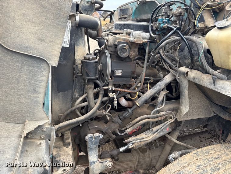 image for item EC4488 1985 GMC C7000 grain truck