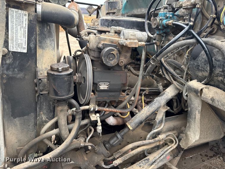 image for item EC4488 1985 GMC C7000 grain truck