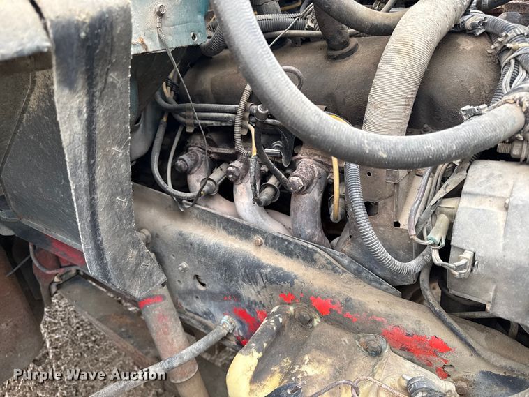 image for item EC4488 1985 GMC C7000 grain truck