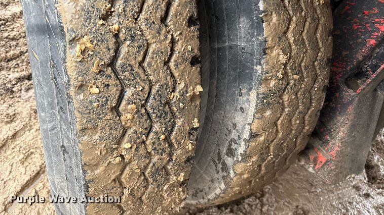 image for item EC4488 1985 GMC C7000 grain truck