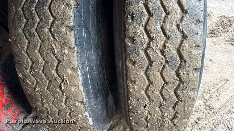 image for item EC4488 1985 GMC C7000 grain truck