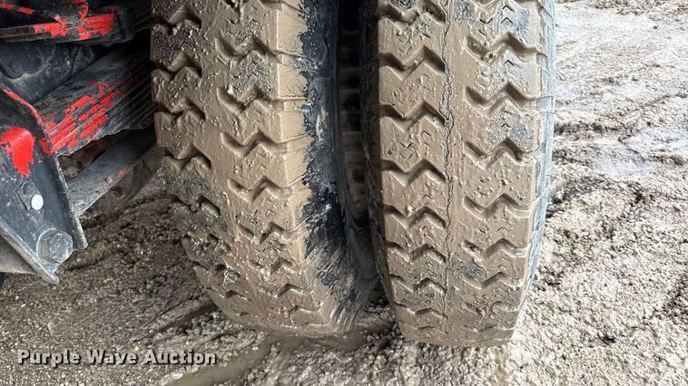 image for item EC4488 1985 GMC C7000 grain truck