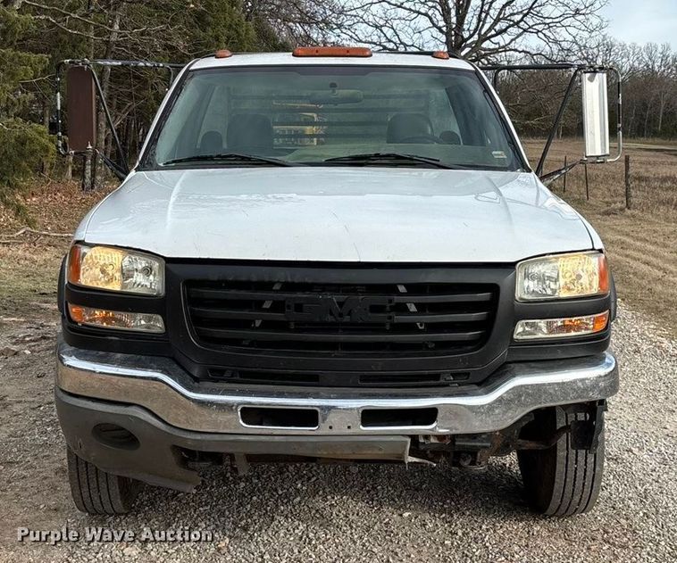 image for item ED2443 2005 GMC Sierra 3500 bale bed pickup truck