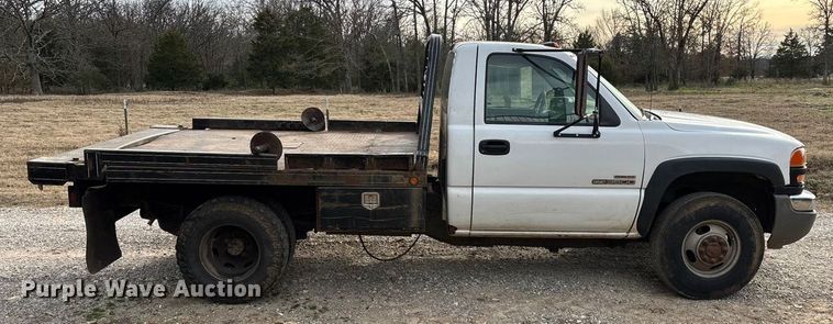 image for item ED2443 2005 GMC Sierra 3500 bale bed pickup truck