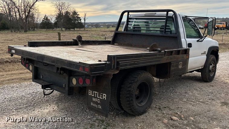 image for item ED2443 2005 GMC Sierra 3500 bale bed pickup truck