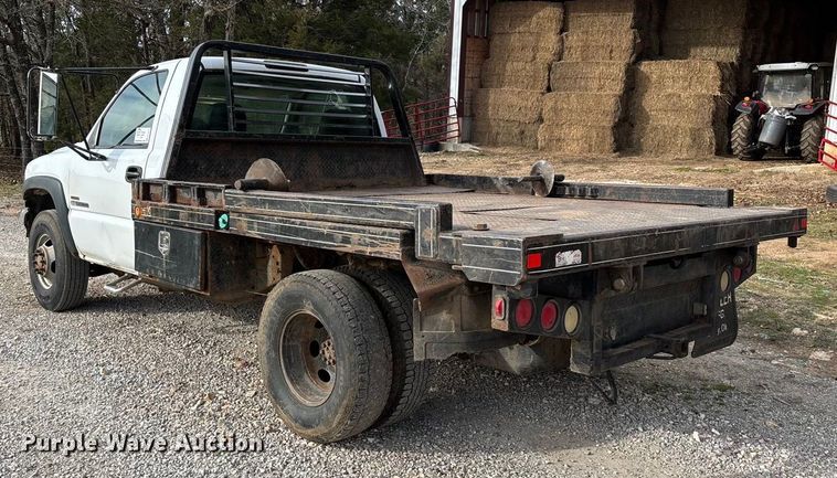image for item ED2443 2005 GMC Sierra 3500 bale bed pickup truck