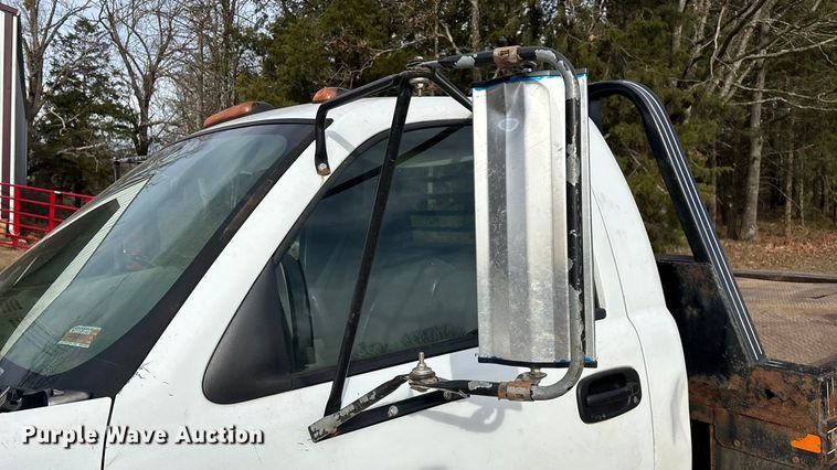 image for item ED2443 2005 GMC Sierra 3500 bale bed pickup truck