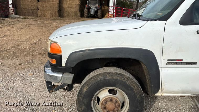 image for item ED2443 2005 GMC Sierra 3500 bale bed pickup truck