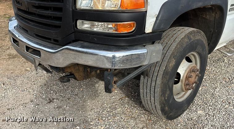 image for item ED2443 2005 GMC Sierra 3500 bale bed pickup truck