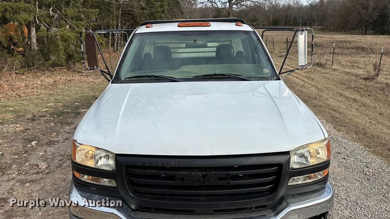 image for item ED2443 2005 GMC Sierra 3500 bale bed pickup truck