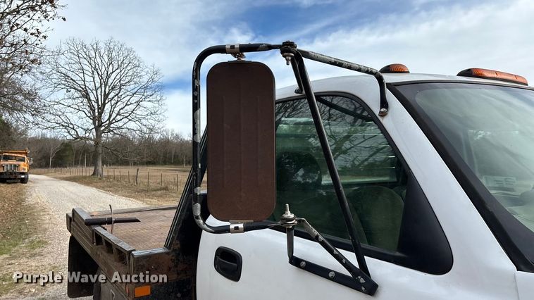 image for item ED2443 2005 GMC Sierra 3500 bale bed pickup truck