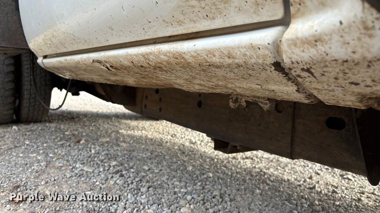 image for item ED2443 2005 GMC Sierra 3500 bale bed pickup truck