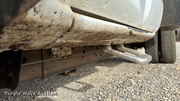 image for item ED2443 2005 GMC Sierra 3500 bale bed pickup truck