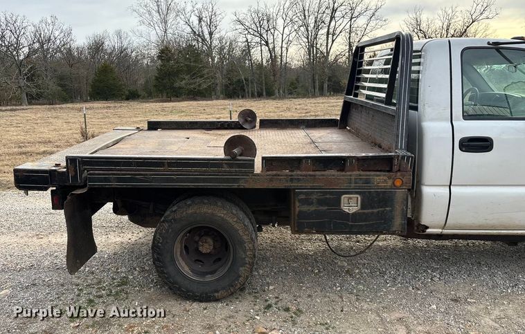 image for item ED2443 2005 GMC Sierra 3500 bale bed pickup truck