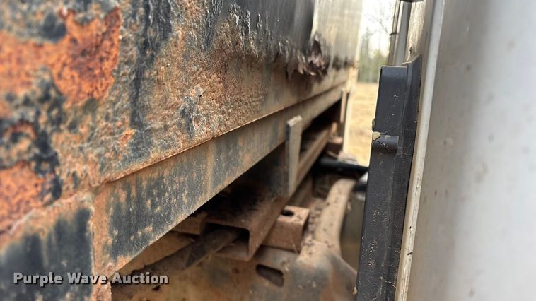 image for item ED2443 2005 GMC Sierra 3500 bale bed pickup truck