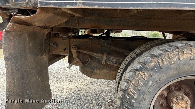 image for item ED2443 2005 GMC Sierra 3500 bale bed pickup truck