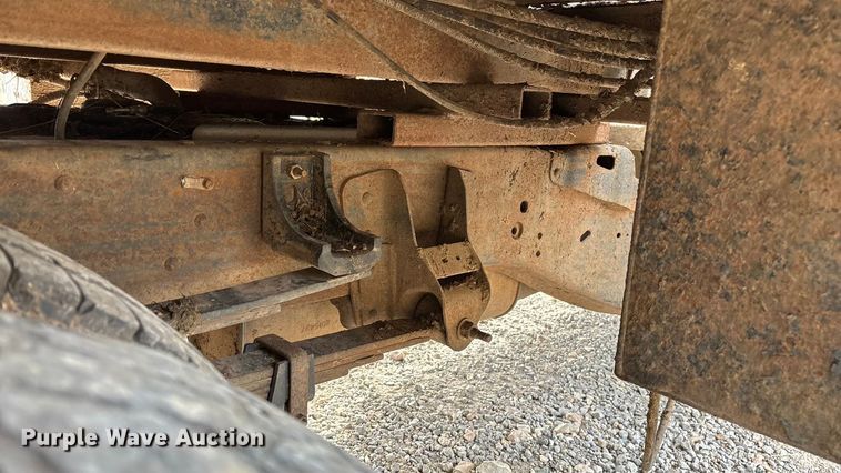 image for item ED2443 2005 GMC Sierra 3500 bale bed pickup truck