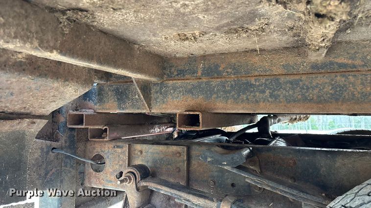 image for item ED2443 2005 GMC Sierra 3500 bale bed pickup truck