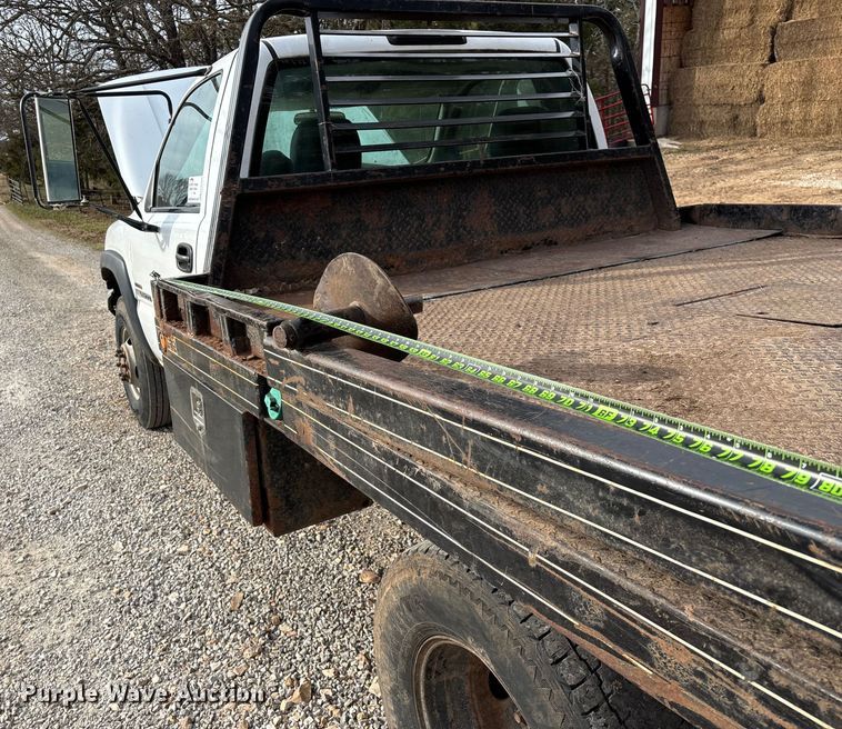 image for item ED2443 2005 GMC Sierra 3500 bale bed pickup truck