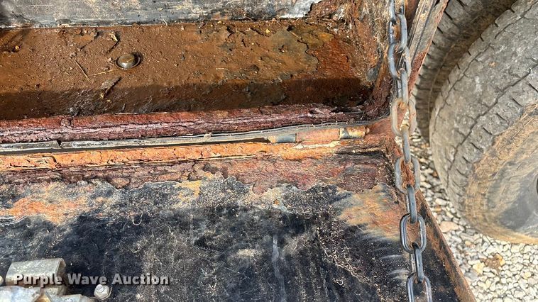 image for item ED2443 2005 GMC Sierra 3500 bale bed pickup truck