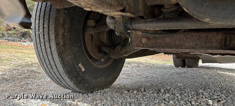 image for item ED2443 2005 GMC Sierra 3500 bale bed pickup truck