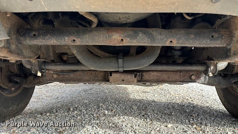 image for item ED2443 2005 GMC Sierra 3500 bale bed pickup truck