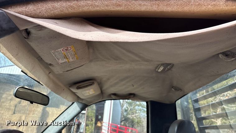 image for item ED2443 2005 GMC Sierra 3500 bale bed pickup truck